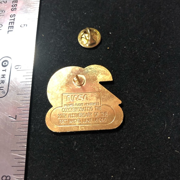 NASA Apollo 11 20th anniversary 1969-1989 enamel lapel pin - Picture 5 of 5
